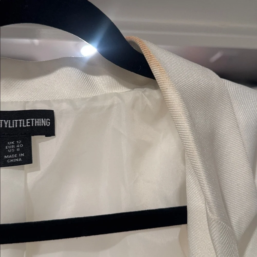 Cream Cropped Blazer - Picture 3 of 3